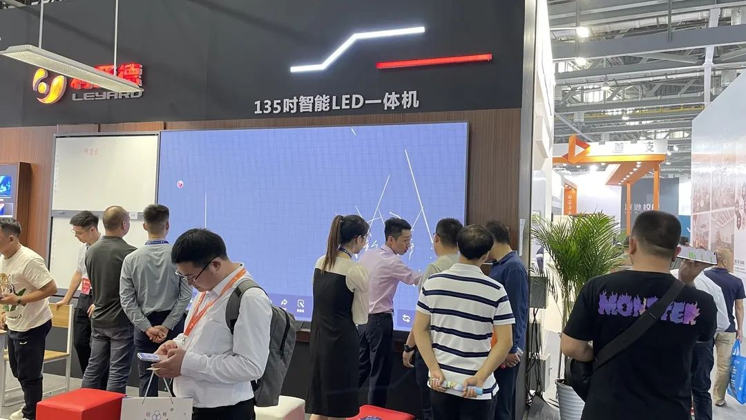 bg大游教育新品及解决计划惊艳亮相81届教装展